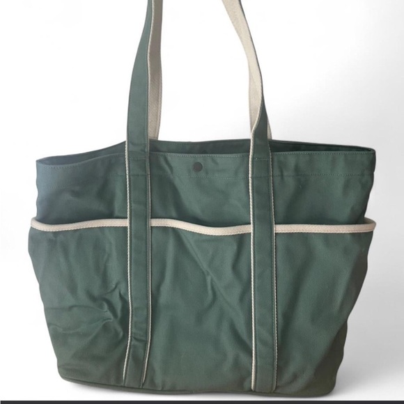 Lululemon Daily Multi-Pocket Tote Bag 20L | Medium Forest/White Opal - Picture 5 of 7